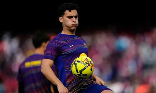 ألفارو كورتيس يوافق على عقد جديد مع برشلونة حتى عام 2028