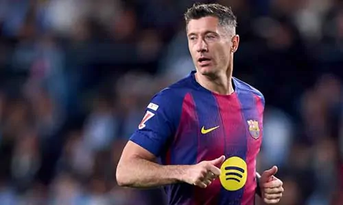 برشلونة يرغب في الإبقاء على ليفاندوفسكي كبديل والتعاقد مع ألفاريز